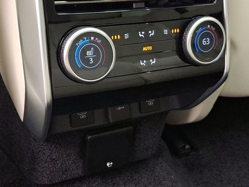 2025 Land Rover Range Rover P400 SE