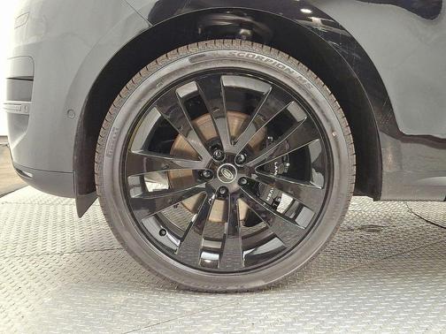 2025 Land Rover Range Rover Sport P360 SE