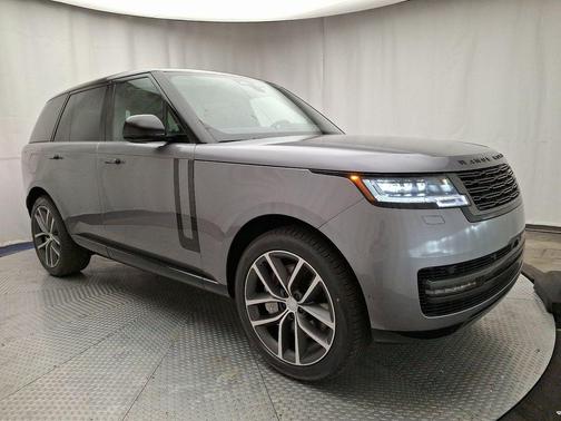 2025 Land Rover Range Rover P530 SE