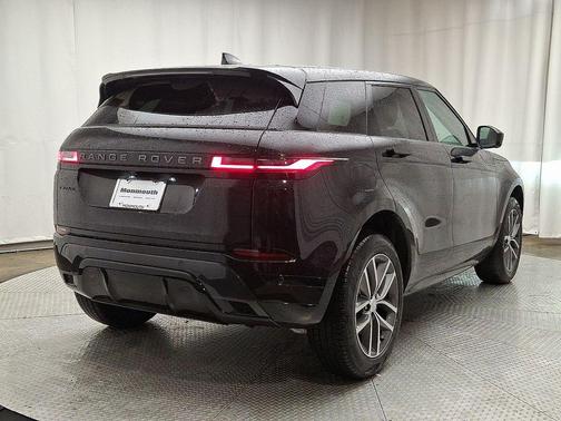 2026 Land Rover Range Rover Evoque Dynamic SE