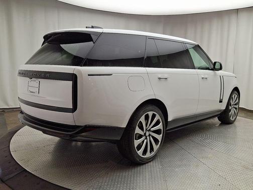 2025 Land Rover Range Rover P400 SE 7 Seat