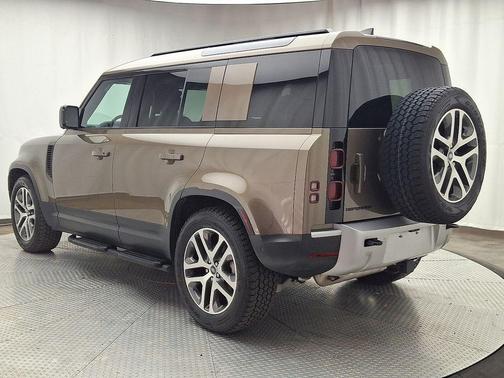2025 Land Rover Defender P300