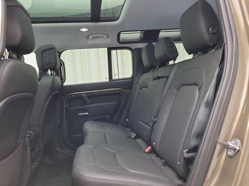 2025 Land Rover Defender P300