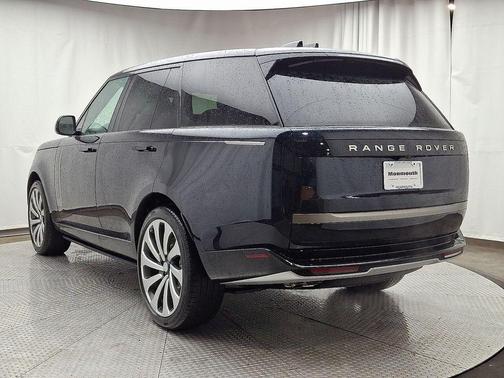 2025 Land Rover Range Rover P530 SE