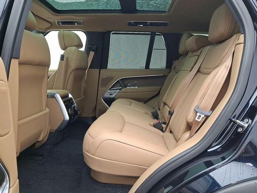 2025 Land Rover Range Rover P530 SE