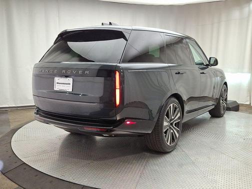 2024 Land Rover Range Rover P530 SE