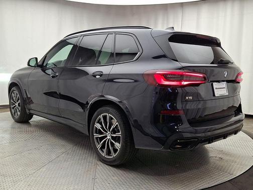 2022 BMW X5 M50i