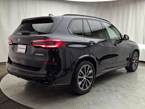 2022 BMW X5 M50i