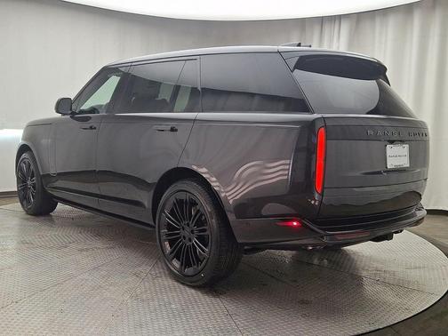 2026 Land Rover Range Rover P530 SE 7 Seat
