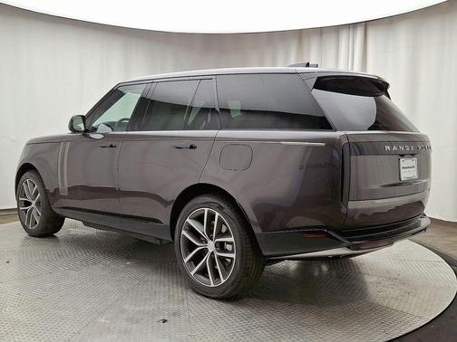 2025 Land Rover Range Rover P550e SE
