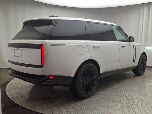 2026 Land Rover Range Rover P400 SE 7 Seat