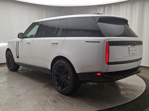 2026 Land Rover Range Rover P400 SE 7 Seat