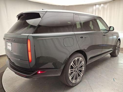 2025 Land Rover Range Rover P530 SE 7 Seat