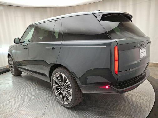 2025 Land Rover Range Rover P530 SE 7 Seat