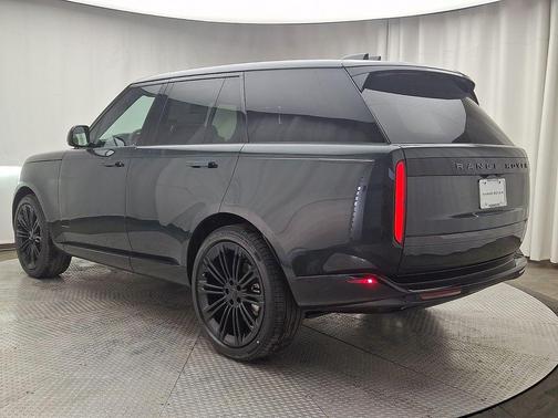 2026 Land Rover Range Rover P400 SE