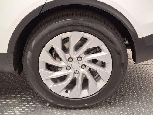 2025 Land Rover Discovery P300 S