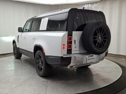 2025 Land Rover Defender P400 S