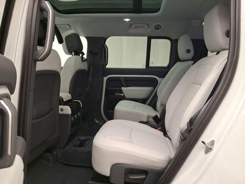 2025 Land Rover Defender P400 S