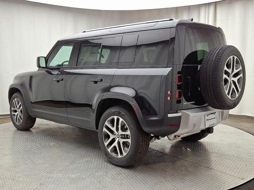 2025 Land Rover Defender P400 S