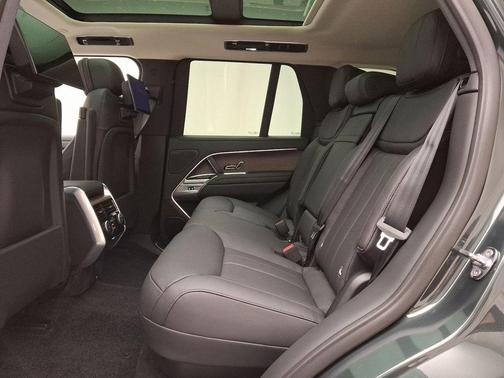 2025 Land Rover Range Rover P530 SE