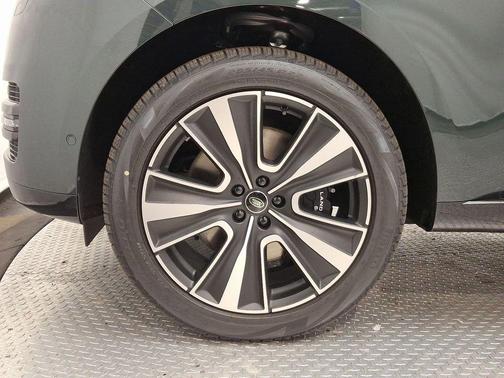 2025 Land Rover Range Rover P530 SE