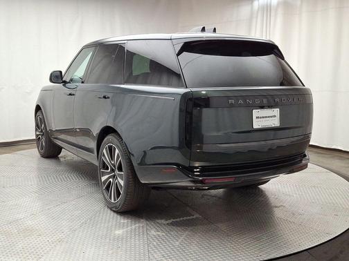 2025 Land Rover Range Rover P530 SE