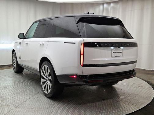 2025 Land Rover Range Rover P400 SE