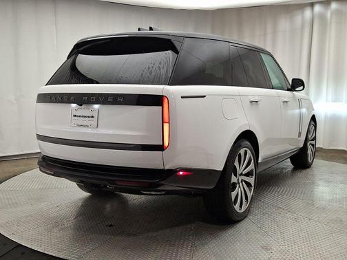 2025 Land Rover Range Rover P400 SE