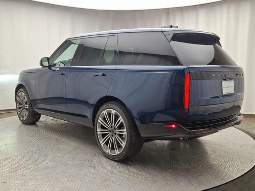 2026 Land Rover Range Rover SE
