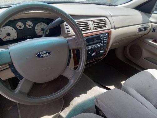 2005 Ford Taurus SEL