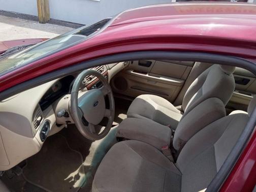 2005 Ford Taurus SEL
