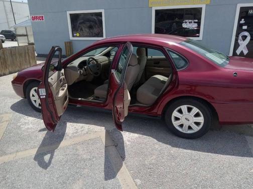2005 Ford Taurus SEL