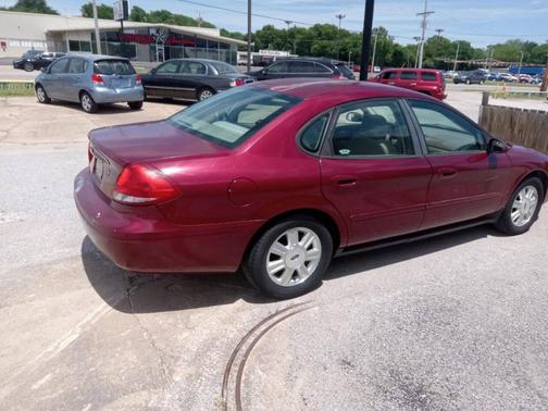 2005 Ford Taurus SEL