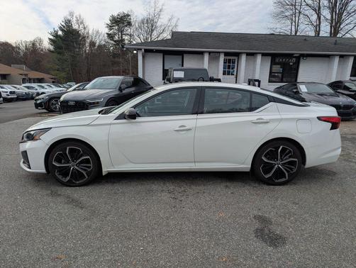 2024 Nissan Altima SR FWD