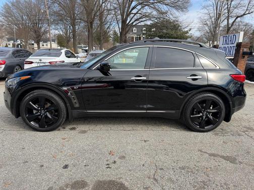 2017 INFINITI QX70 Base