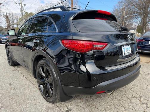 2017 INFINITI QX70 Base