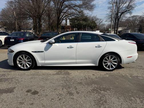 2019 Jaguar XJ R-Sport