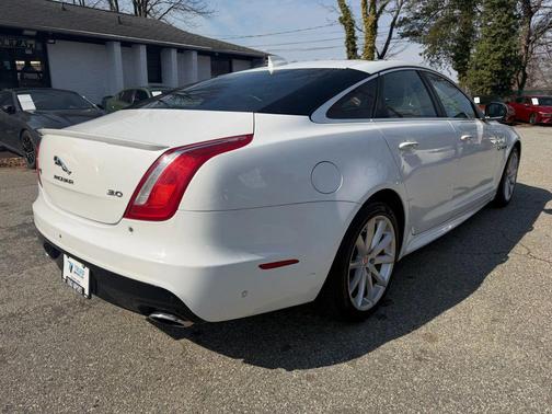 2019 Jaguar XJ R-Sport