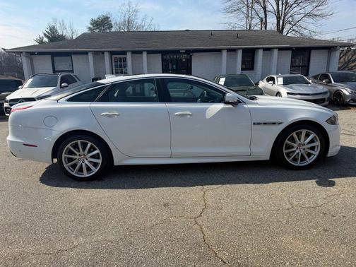 2019 Jaguar XJ R-Sport