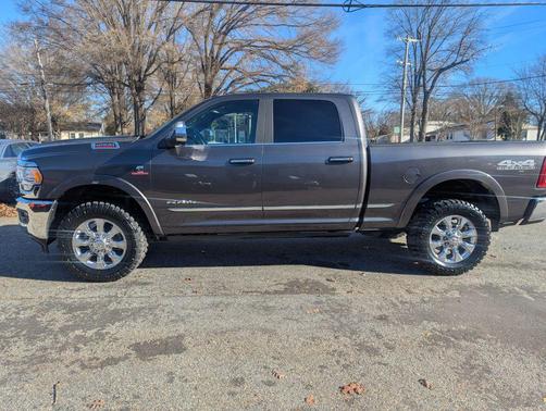 2022 RAM 2500 Limited Crew Cab 4x4 6'4' Box