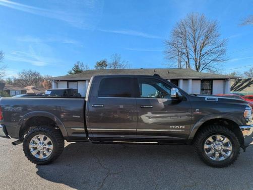 2022 RAM 2500 Limited Crew Cab 4x4 6'4' Box