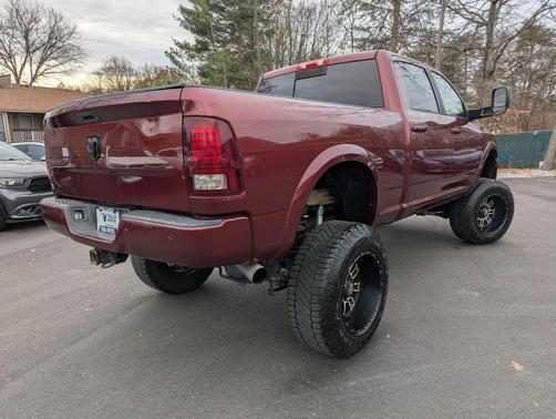 2017 RAM 2500 Laramie Crew Cab 4x4 6'4' Box