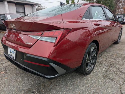 2024 Hyundai ELANTRA Limited