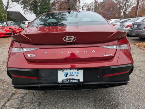 2024 Hyundai ELANTRA Limited