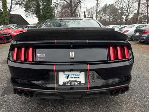 2017 Ford Shelby GT350 Base