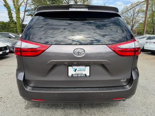 2019 Toyota Sienna XLE