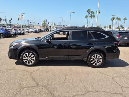 Crystal Black Silica 2025 Subaru Outback Premium
