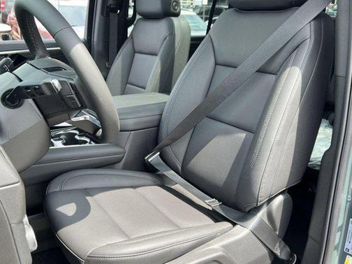 2025 Chevrolet Suburban 4WD Z71