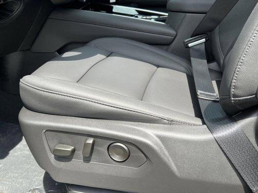 2025 Chevrolet Suburban 4WD Z71