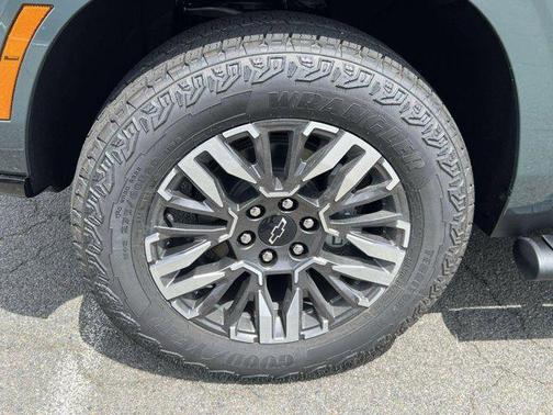 2025 Chevrolet Suburban 4WD Z71